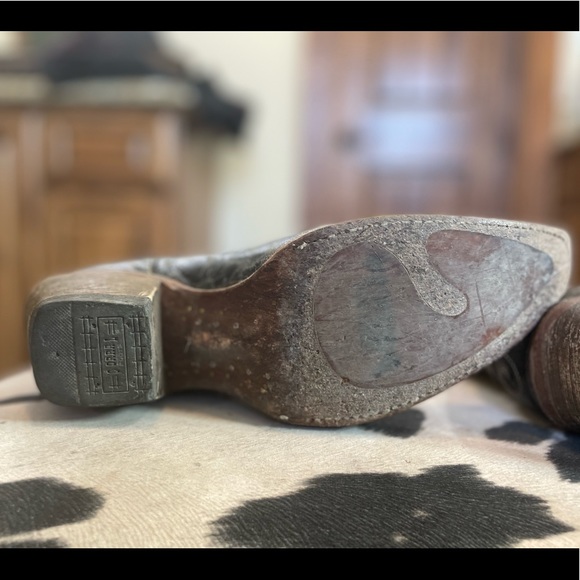 COPY - Women's Vintage Lizard-Inlay Western Snip-Toe Boots - Picture 9 of 10